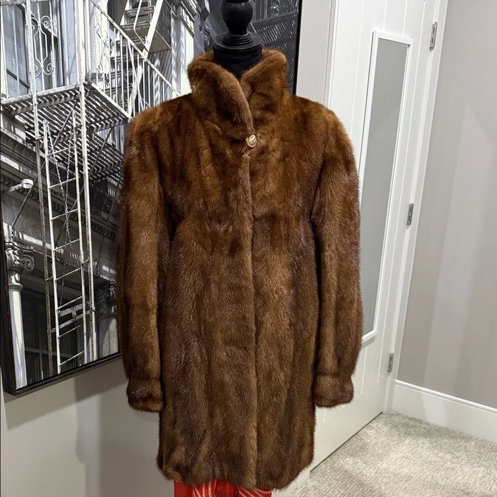Vintage Elegant Brown Mink Fur Coat PTP 20” (inside) - Picture 2 of 8